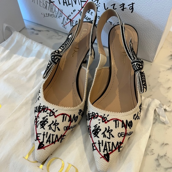 Dior Dioramour Graffiti Embroidery Slingback Pumps in white - Picture 4 of 9